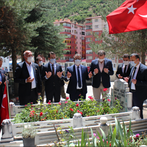 Aziz Şehitlerimizin Kabirleri Ziyaret Edildi - fotoğraf 1