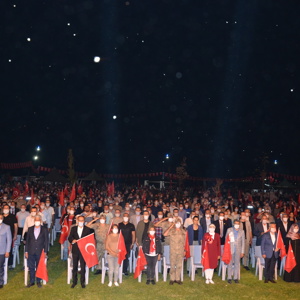 Van'da 15 Temmuz Demokrasi ve Milli Birlik Günü Dolayısıyla Etkinlikler Düzenlendi - fotoğraf 8