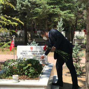 15 Temmuz Demokrasi ve Milli Birlik Günü anma programları kapsamında Aziz Şehitlerimiz kabirleri başında dualarla yad ettik. - fotoğraf 3