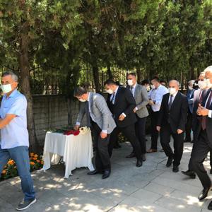 15 Temmuz Demokrasi ve Milli Birlik Günü anma programları kapsamında Aziz Şehitlerimiz kabirleri başında dualarla yad ettik. - fotoğraf 4