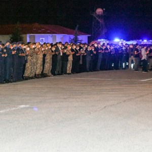 Düşen Uçakta Şehit Olan Polislerimiz Törenle Memleketlerine Uğurlandı - fotoğraf 8
