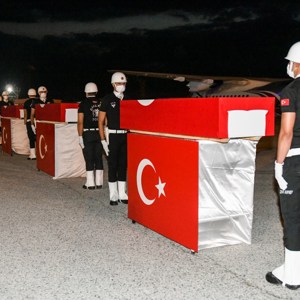 Düşen Uçakta Şehit Olan Polislerimiz Törenle Memleketlerine Uğurlandı - fotoğraf 9