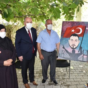 Sayın Valimiz Ömer Faruk Coşkun Şehit Niyazi Ergüven’in Ailesini Ziyaret Etti - fotoğraf 1