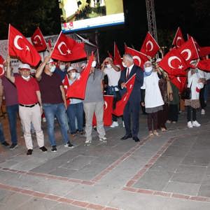 15 Temmuz Demokrasi ve Birlik Günü' nde Çocuklarımızda nöbetteydik. - fotoğraf 3