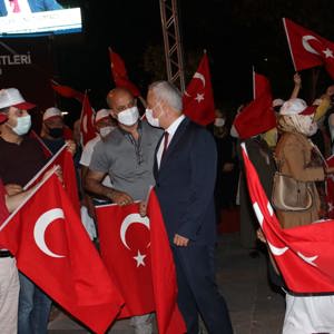 15 Temmuz Demokrasi ve Birlik Günü' nde Çocuklarımızda nöbetteydik. - fotoğraf 5