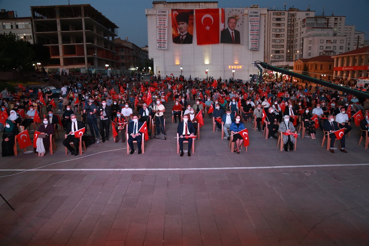  15 Temmuz Demokrasi ve Milli Birlik Günü dolayısı ile Cumhuriyet Meydanında program düzenlendi.