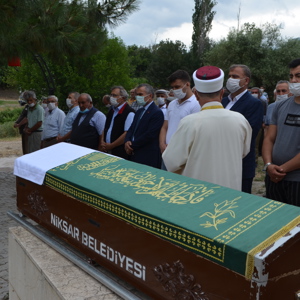 İl Müdürümüz Mahmut ÖZDEMİR Şehit Babası Nazım ÖZDEMİR’in Cenaze Törenine Katıldı - fotoğraf 2