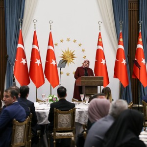 Bakan Selçuk, Cumhurbaşkanı Erdoğan’ın 1 Mayıs’ta İşçiler İçin Verdiği Yemeğe Katıldı - fotoğraf 3