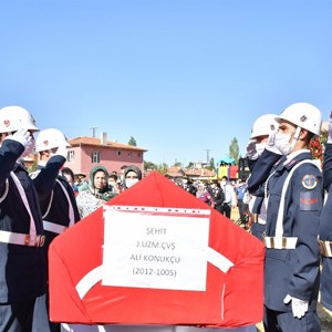 Şehit J. Uzm. Çavuş Ali KONUKCU Dualarla Ebediyete Uğurlandı - fotoğraf 3