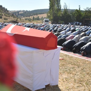 Şehit J. Uzm. Çavuş Ali KONUKCU Dualarla Ebediyete Uğurlandı - fotoğraf 5