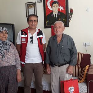 Bayram Arifesinde Şehitlerimizin Ailelerini Ziyaret Ettik - fotoğraf 6
