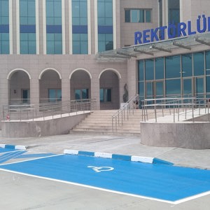 Kırklareli İli Erişilebilirlik İzleme ve Denetleme Komisyonu tarafından Kayalı Kampüsünde bulunan Kırklareli Üniversitesi Rektörlük Binasında değerlendirme çalışması gerçekleştirilmiştir. - fotoğraf 2