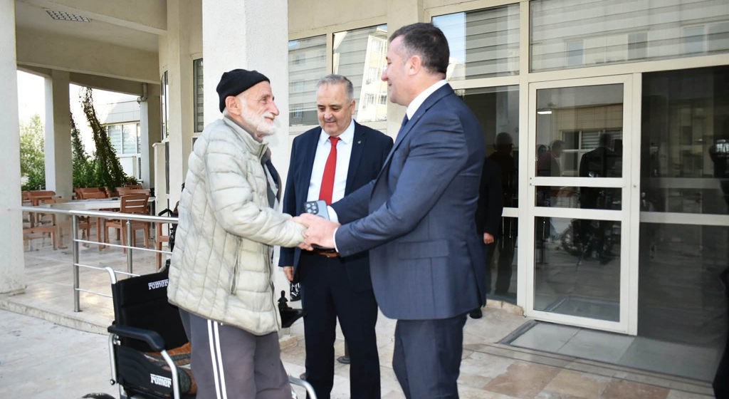 Büyüklerimizin Mutluluğu Önceliğimiz