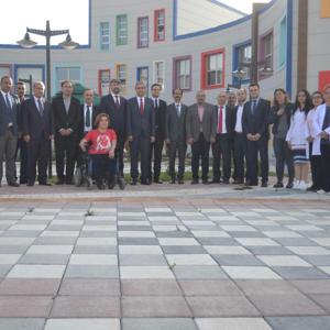   Malatya İnönü Üniversitesinde Uluslararası Sağlıklı Yaşlanma Sempozyumu Düzenlendi - fotoğraf 1