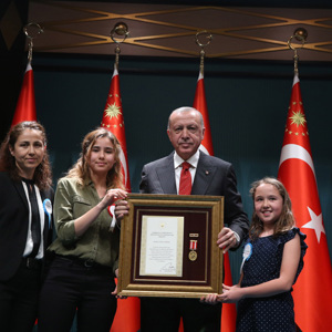 Cumhurbaşkanlığı Himayelerinde Gerçekleştirilen Devlet Övünç Madalyası Tevcih Töreni - fotoğraf 4