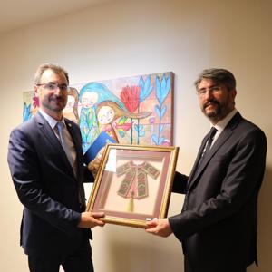 Dünya Sağlık Örgütü Türkiye Temsilcisi Dr. Pavel URSU Engelli ve Yaşlı Hizmetleri Genel Müdürü Uzm. Dr. Orhan KOÇ ile Suriyeli Göçmenlere Yönelik Hizmet Sunumunu Görüştü - fotoğraf 1