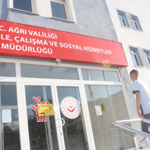 ÜNİVERSİTE SINAVINDA BAŞARILI OLAN ÖĞRENCİMİZE BAKANLIKTAN HEDİYE  - fotoğraf 2