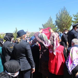 ŞEHİDİMİZ JANDARMA UZMAN ÇAVUŞ BURAK TOK SON YOLCULUĞUNA UĞURLANDI - fotoğraf 5