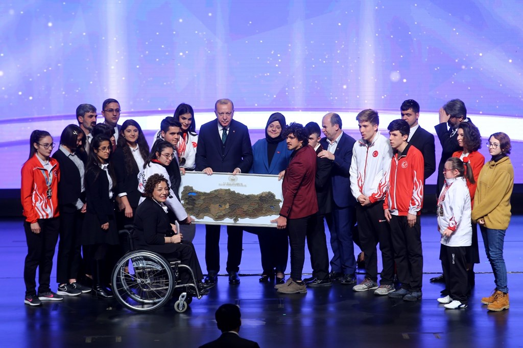 Üniversiteye Yerleşen Koruma Altındaki Gençlere "Hayat Rehberi"