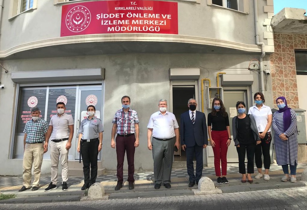 Vali Yardımcısı Mehmet USTA, Aile Çalışma ve Sosyal Hizmetler İl Müdürü Faruk UYSAL eşliğinde İl Müdürlüğü ve bağlı olarak faaliyet gösteren kuruluşları ziyaret etti.