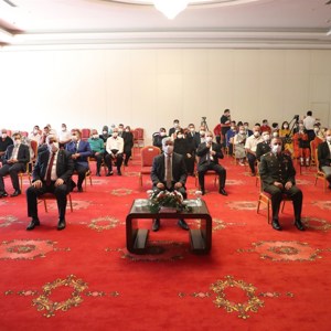 Şehitlerimizin Yakınlarına ve Gazilerimiz için “Devlet Övünç Madalyası ve Beratı Tevcih Töreni” Düzenlendi. - fotoğraf 1