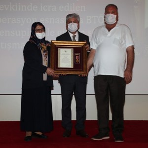 Şehitlerimizin Yakınlarına ve Gazilerimiz için “Devlet Övünç Madalyası ve Beratı Tevcih Töreni” Düzenlendi. - fotoğraf 9