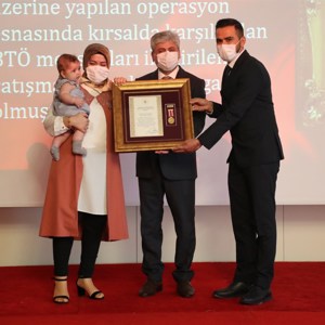Şehitlerimizin Yakınlarına ve Gazilerimiz için “Devlet Övünç Madalyası ve Beratı Tevcih Töreni” Düzenlendi. - fotoğraf 16