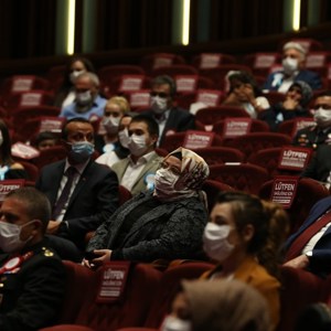Şehit Yakınları ile Gazi ve Gazi Yakınlarına Devlet Övünç Madalyası - fotoğraf 3