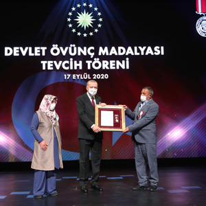 Şehit Yakınları ile Gazi ve Gazi Yakınlarına Devlet Övünç Madalyası - fotoğraf 10