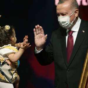 Şehit Yakınları ile Gazi ve Gazi Yakınlarına Devlet Övünç Madalyası - fotoğraf 13