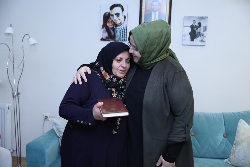 Bakanımız Sayın Zehra Zümrüt SELÇUK, İftarını Aziz Şehidimiz Tugay Can KIZILIRMAK’ın Kıymetli Ailesiyle Yaptı