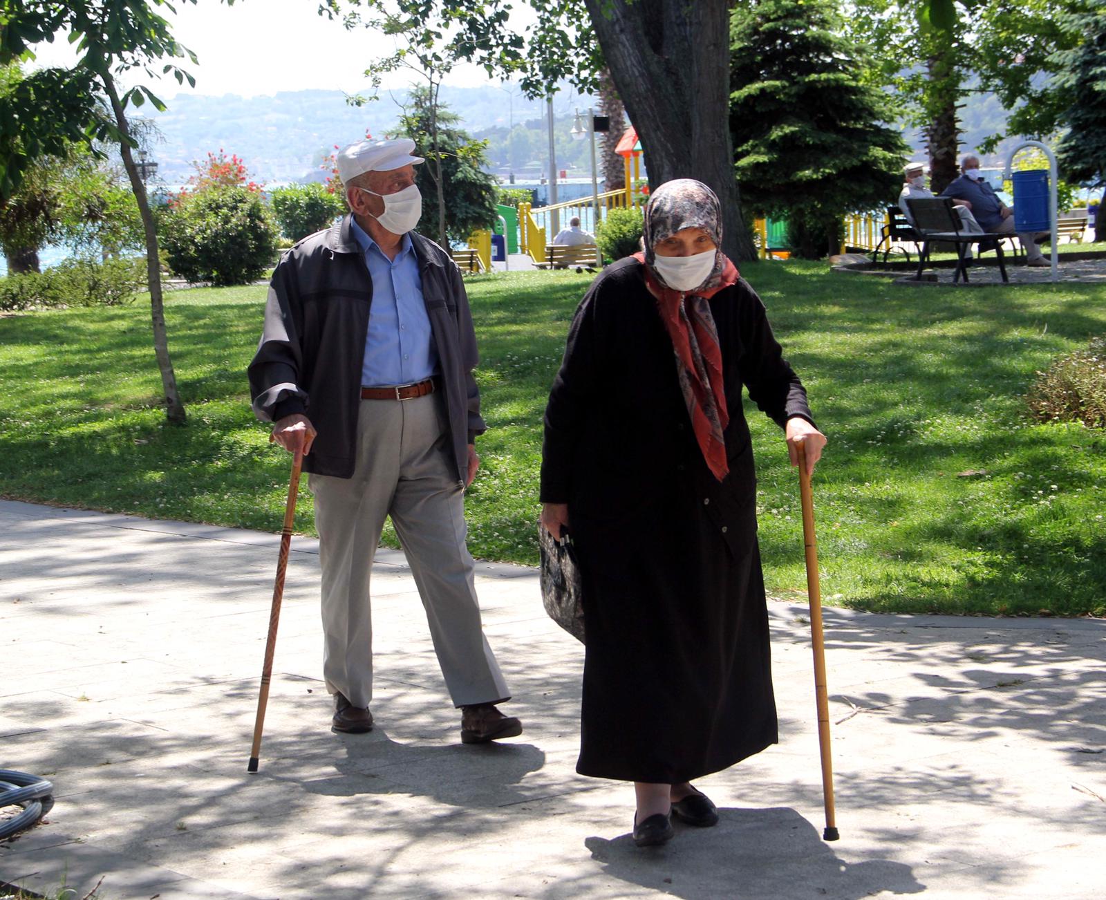 Bakan Selçuk: “YADES Kapsamında 62 Bin 400 Yaşlımıza Destek Verdik”