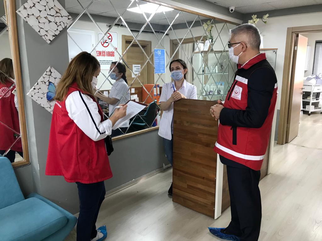 Covid-19 salgını ile mücadele kapsamında İlimiz Merkez İlçe sınırları içinde denetimlerimiz devam ediyor.