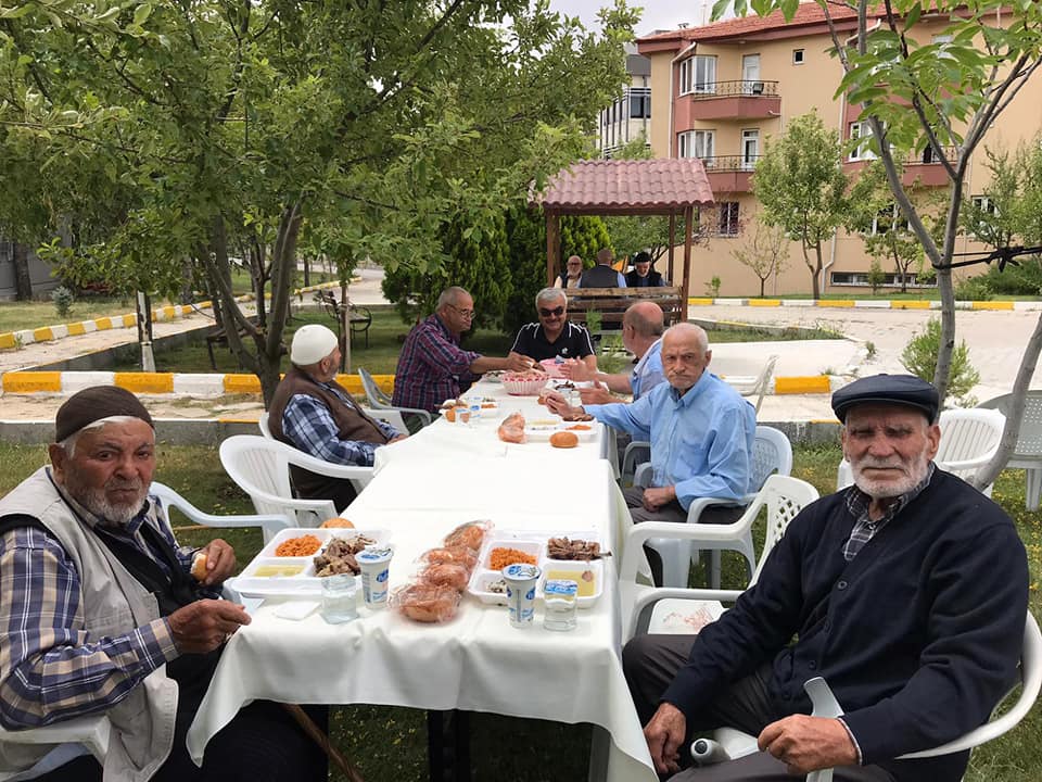 1 MAYIS YAŞLILAR GÜNÜNÜ KUTLADIK