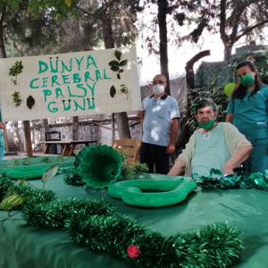 6 Ekim Serebral Palsi Günü’nde İl Müdürlüğümüz ve tüm kuruluşlarımızdan “İstanbul Yeşil Giyiyor” sesi yükseldi. - fotoğraf 6