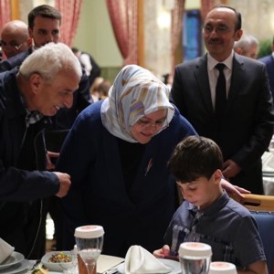 Bakan Selçuk, TBMM’de Şehit Aileleri ve Gaziler Onuruna Verilen İftara Katıldı - fotoğraf 3