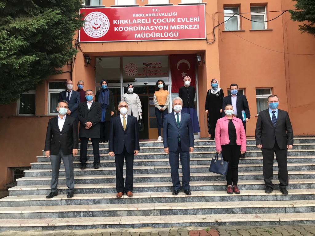 Çocuk Evlerimizde Kırklareli Müftülüğünce sunulan “Manevi Danışmanlık ve Rehberlik Hizmetleri”ni görüşmek üzere Kırklareli Çocuk Evleri Koordinasyon Merkezi Müdürlüğünde toplantı gerçekleştirildi.
