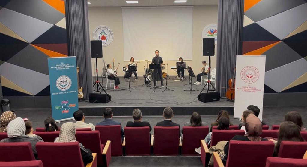 11 Ekim Dünya Kız Çocukları Gününde Kız Çocuklarına Özel Konser Etkinliği Düzenlendi.