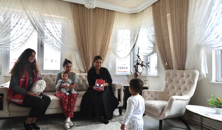 GENÇ AİLEMİZİN MUTLULUĞUNA ORTAK OLDUK