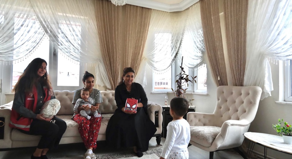 GENÇ AİLEMİZİN MUTLULUĞUNA ORTAK OLDUK