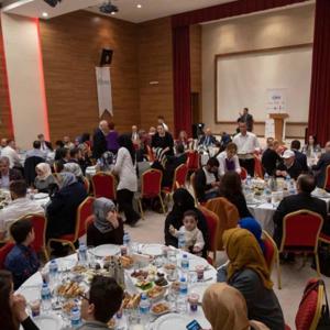  EVSAD Ramazan İftarında Hizmet Verilenler ile Hizmet Verenleri Buluşturdu - fotoğraf 2