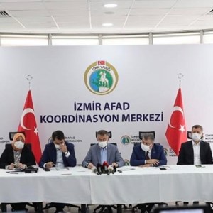Bakan Selçuk, İzmir’de Depremin Yaşandığı Bölgede İncelemelerde Bulundu - fotoğraf 1