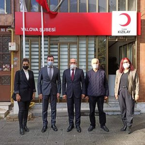 Yalova AÇSH  İl Müdürü Arif LAÇİN, Türk Kızılay Derneği Yalova Şube Başkanı Selvet DUMAN’ı  Ziyaret Etti - fotoğraf 1