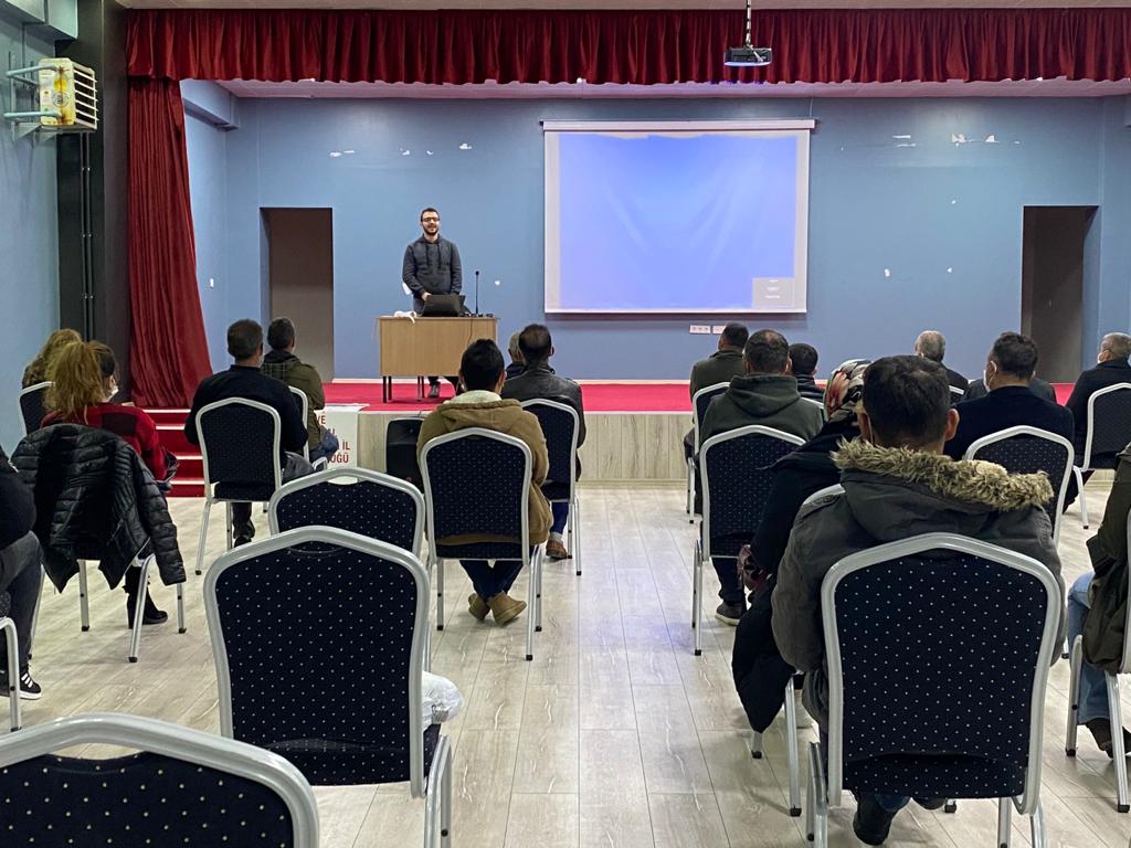 Yedisu İlçesinde Muhtarlara Kadına Yönelik Şiddetle Mücadele Semineri Verildi