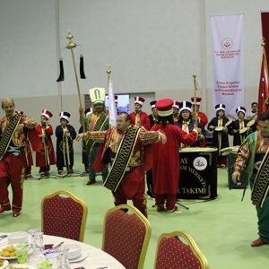 Saray Engelsiz Yaşam ve Bakım Rehabilitasyon Merkezinin Geleneksel İftarında Duygulu Anlar Yaşandı - fotoğraf 1