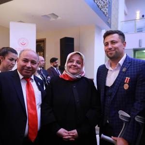 Bakan Selçuk: “170 Bine Yakın Şehit Yakını, Gazi ve Gazi Yakınımızı Ücretsiz Seyahat Kartı Sahibi Yaptık” - fotoğraf 1