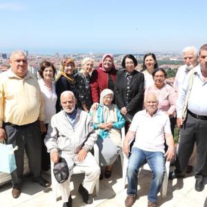 Bakan Selçuk, Huzurevi Sakinleriyle Bayramlaştı - fotoğraf 1