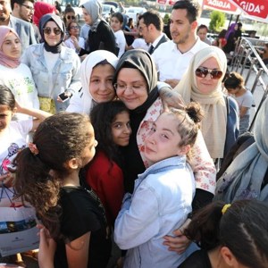  Bakan Selçuk, Ramazan Bayramı Dolayısıyla Bayram Mesajı Yayımladı ve Şehit Yakınlarımız ile Gazilerimizi Ziyaret Ederek, Çocuklarımız, Gençlerimiz ve Kıymetli Büyüklerimiz ile Bir Araya Geldi.  - fotoğraf 6