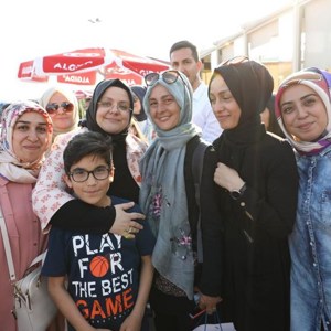  Bakan Selçuk, Ramazan Bayramı Dolayısıyla Bayram Mesajı Yayımladı ve Şehit Yakınlarımız ile Gazilerimizi Ziyaret Ederek, Çocuklarımız, Gençlerimiz ve Kıymetli Büyüklerimiz ile Bir Araya Geldi.  - fotoğraf 3