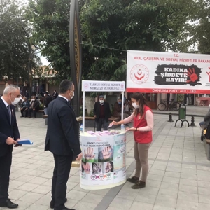 Tarsus  Sosyal Hizmet Merkezi Müdürlüğünün 25 Kasım Kadına Yönelik Şiddete Karşı Uluslararası Mücadele Günü Kapsamındaki Çalışmaları - fotoğraf 3